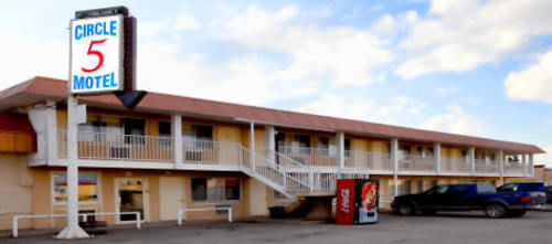 Circle 5 Motel Olds Luaran gambar