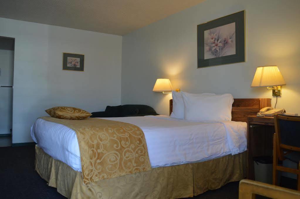 Circle 5 Motel Olds Luaran gambar